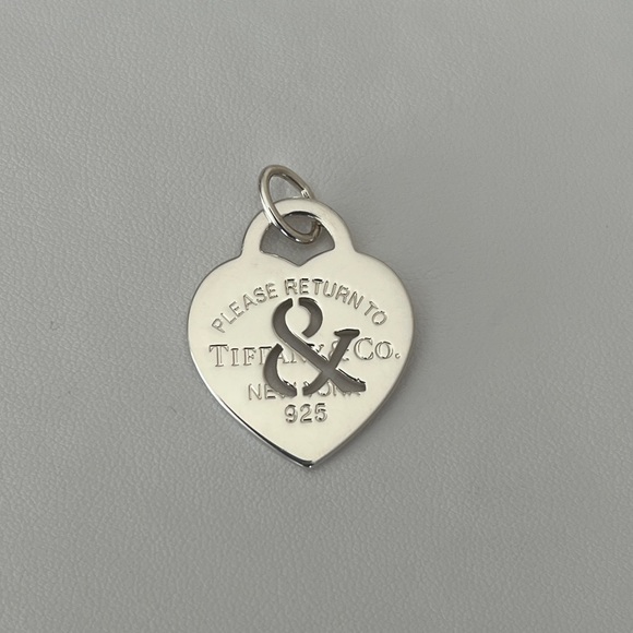 Tiffany & Co. heart tag charm‎
